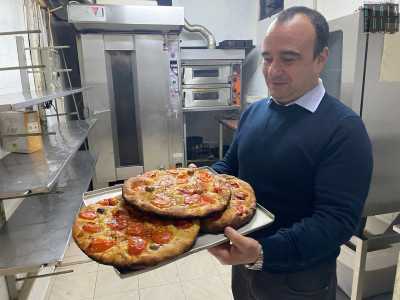 ...mentre la focaccia � realizzata con grano duro Cappelli macinato a pietra e a basso indice glicemico